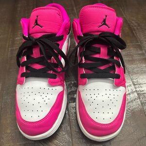 Nike Women's Sneakers in Pink and White